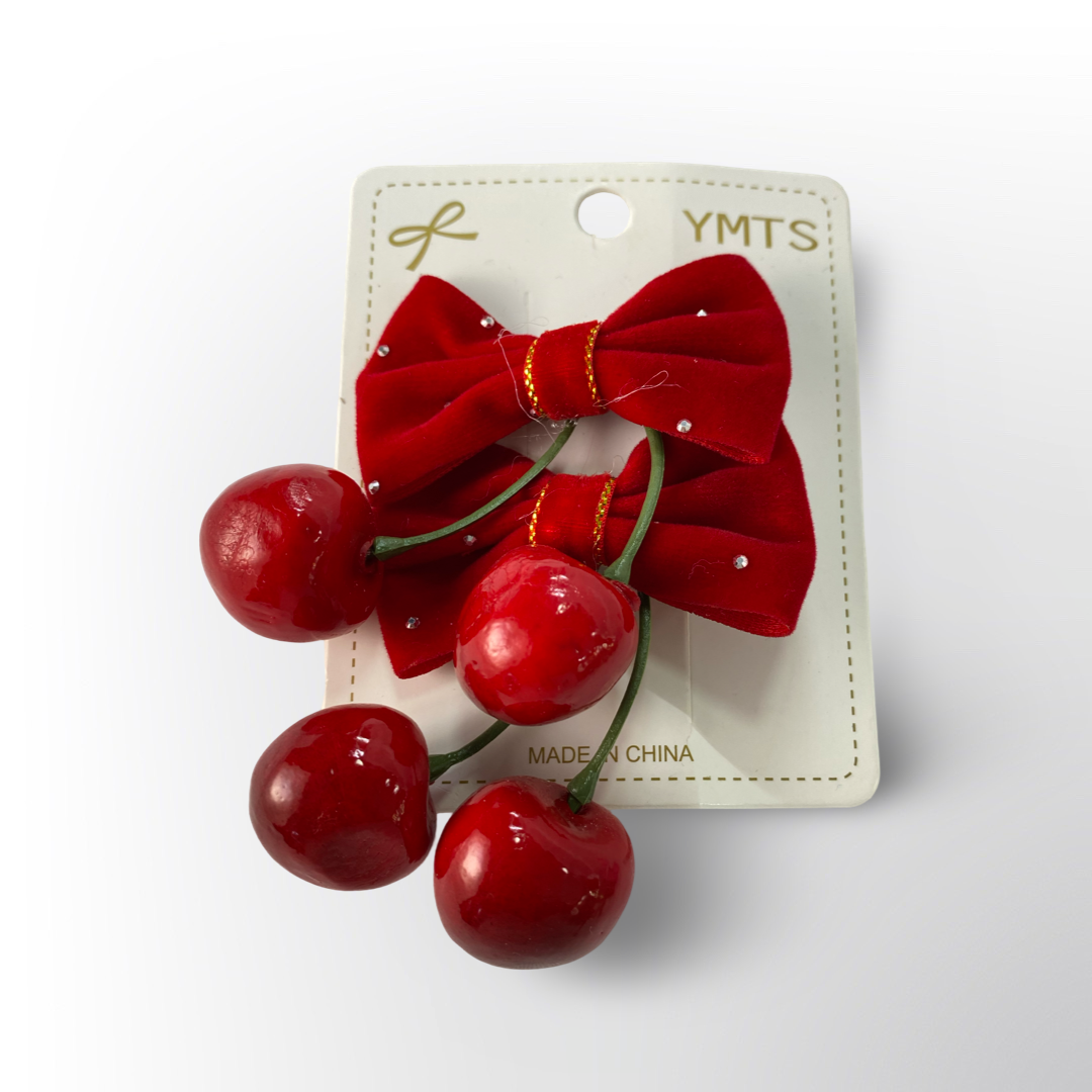 Par de Ganchos de Lazo de Terciopelo Rojo con Cerezas Colgantes