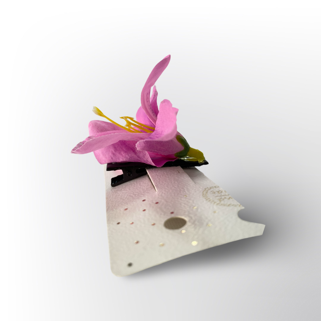 Pinza para Cabello Flor de Lirio Artificial (Surtido de Colores)