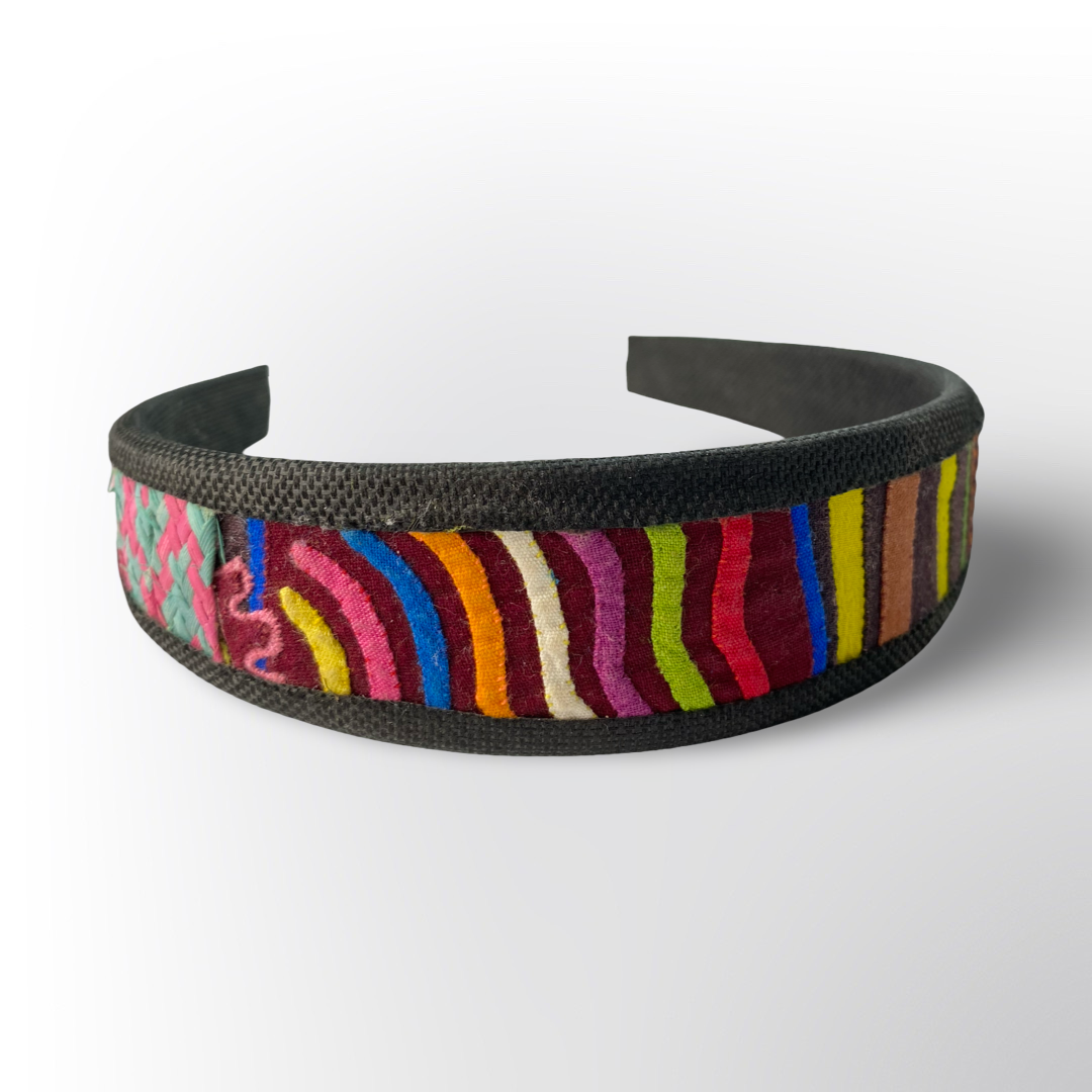 Diadema Ancha Étnica con Figuras Geométricas Bordadas