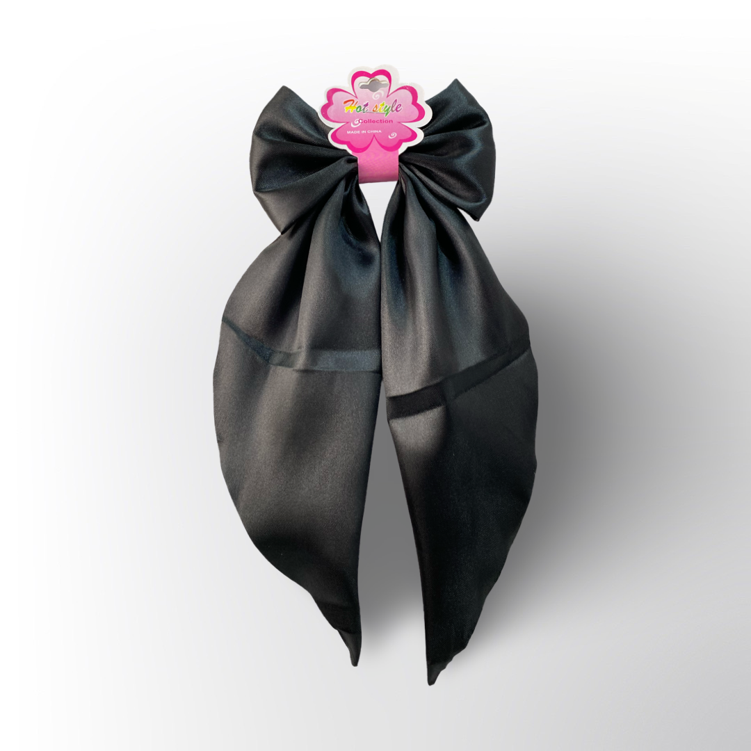 Moño Satín 🤍 – Lazo largo y elegante en satín blanco y negro, perfecto para darle un toque delicado y sofisticado a tu peinado.