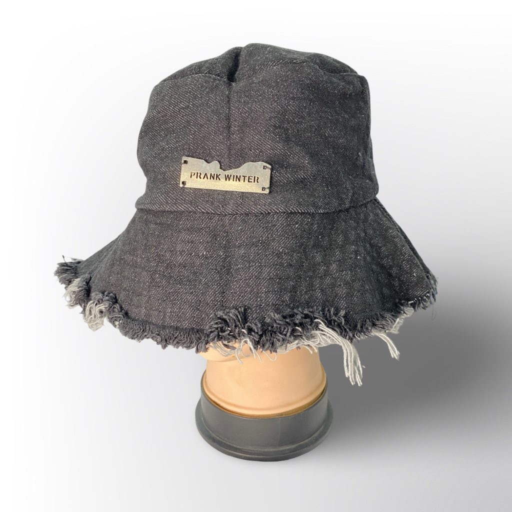 Sombrero Bucket Hat Unisex 🖤🤍 – Disponible en negro y beige.