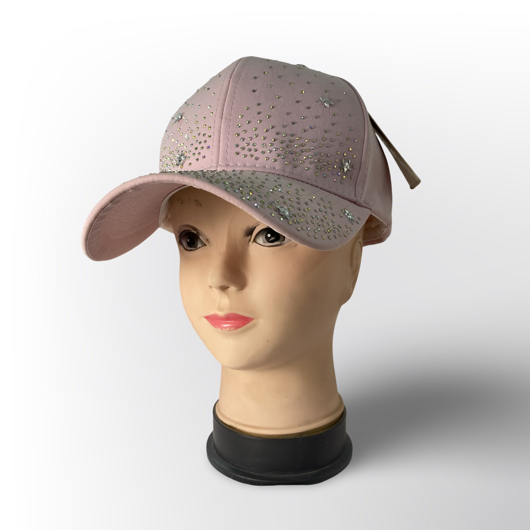 Gorra negra para mujer con pedrería y diseño “Love” – Sombrero moderno y brillante