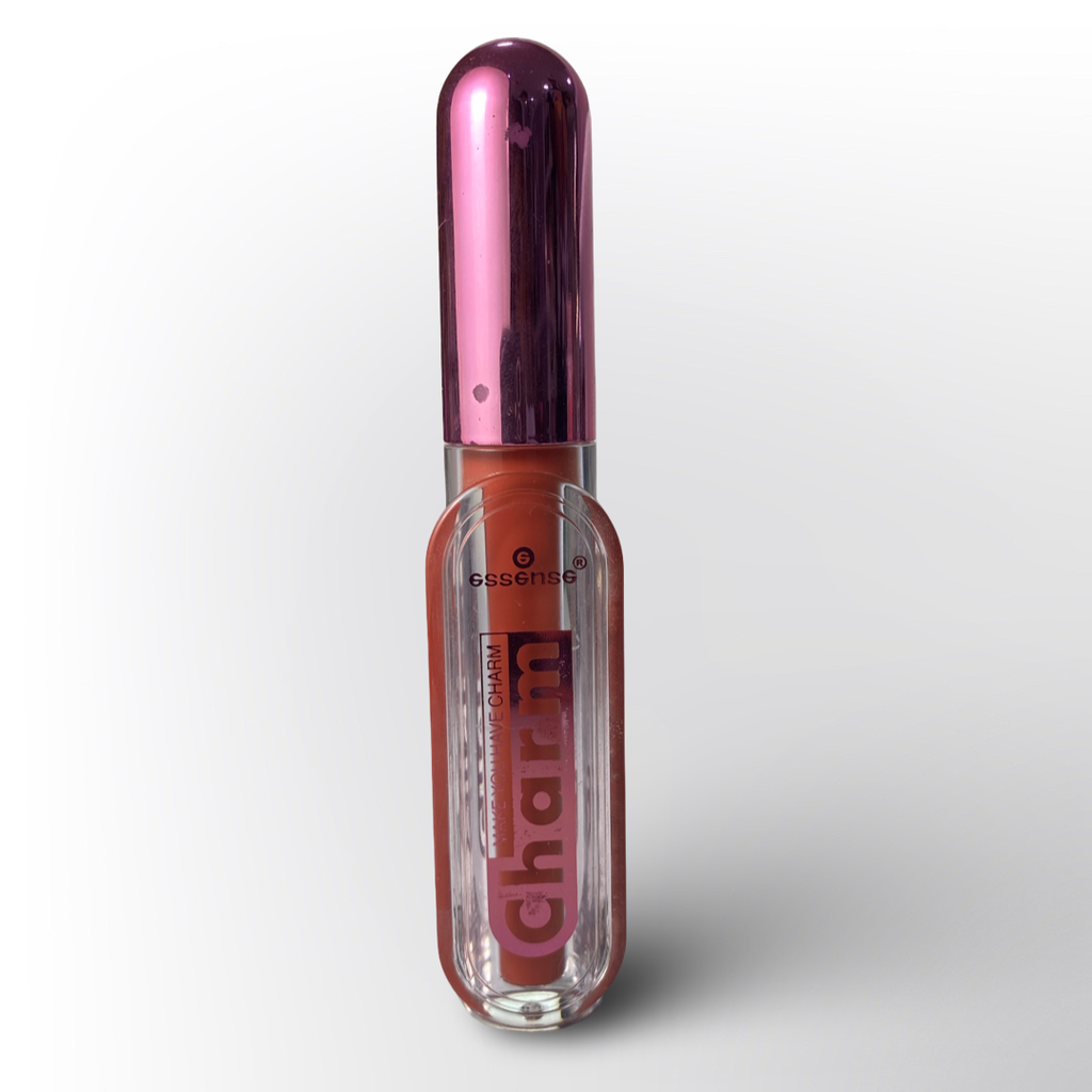 Labial Líquido Essense Charm – Larga Duración y Acabado Mate