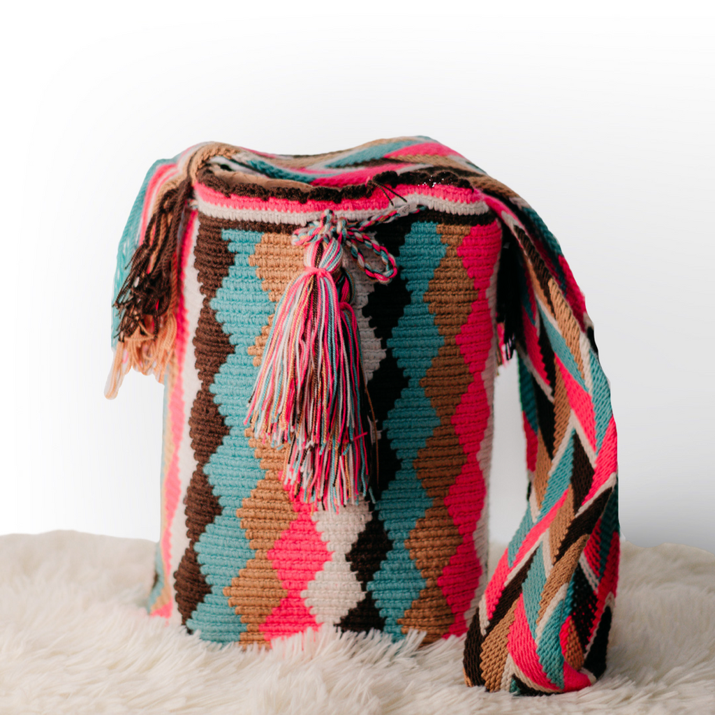 Mochilas Wayú con Variación de Colores y Estilos