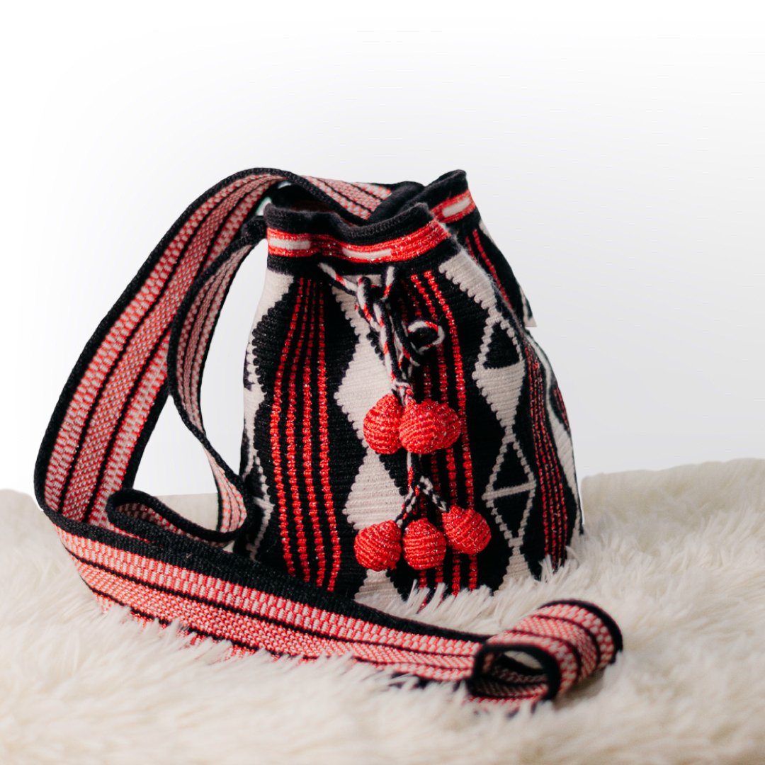 Mochila Wayú Pequeña con Incrustaciones de Escarcha