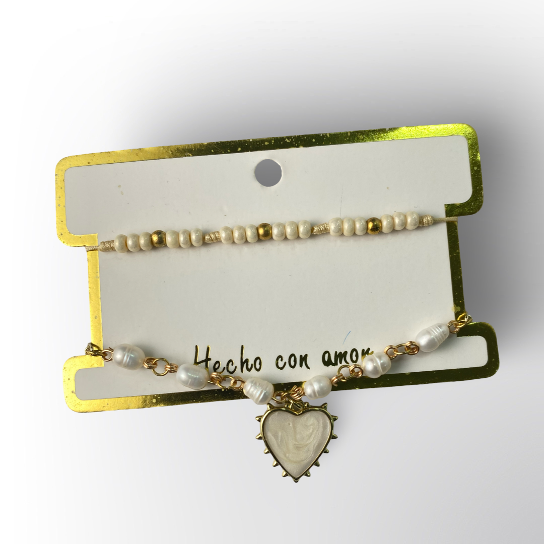 Pulsera de Perlas de Agua Dulce y Corazón Enchapado en rodio | Hecho a Mano