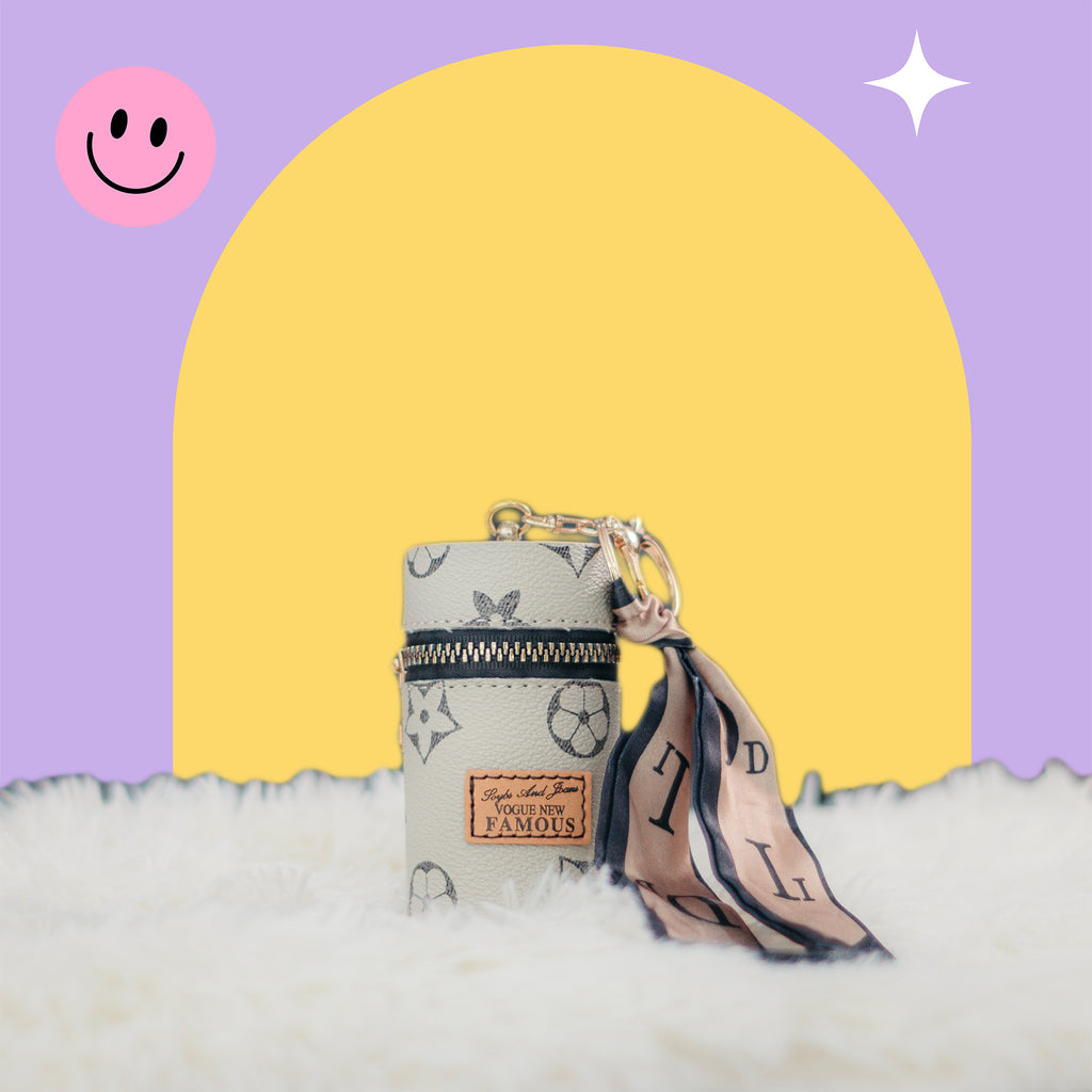 Carteras Compactas Estilo Vintage – Diseño Moderno en Blanco, Negro y Marrón