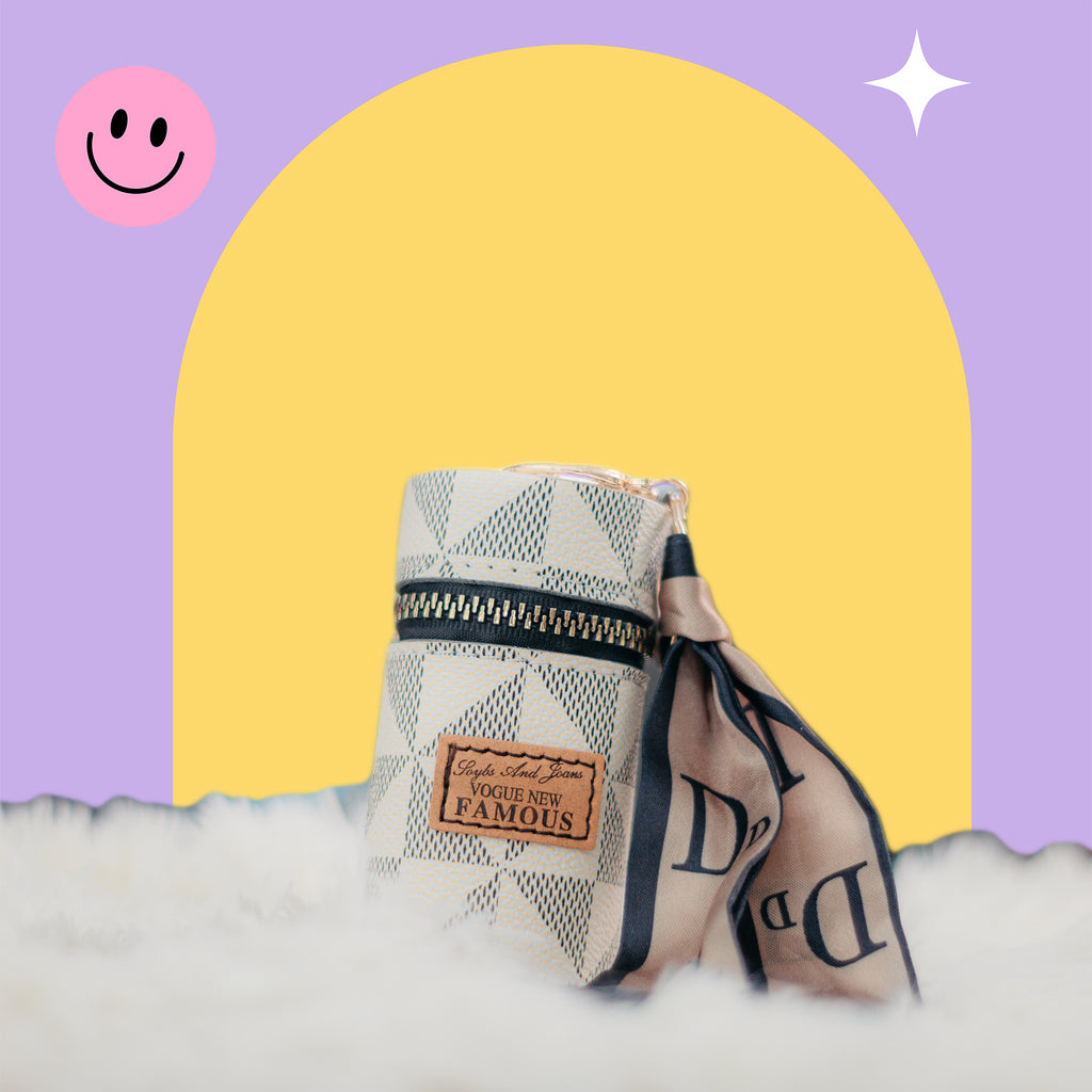 Carteras Compactas Estilo Vintage – Diseño Moderno en Blanco, Negro y Marrón