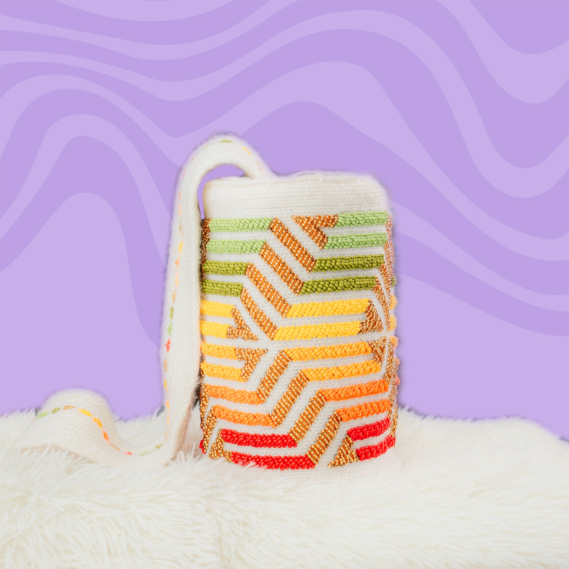 Mochila Wayuu tejida a mano – Diseño espiritual en tonos cálidos