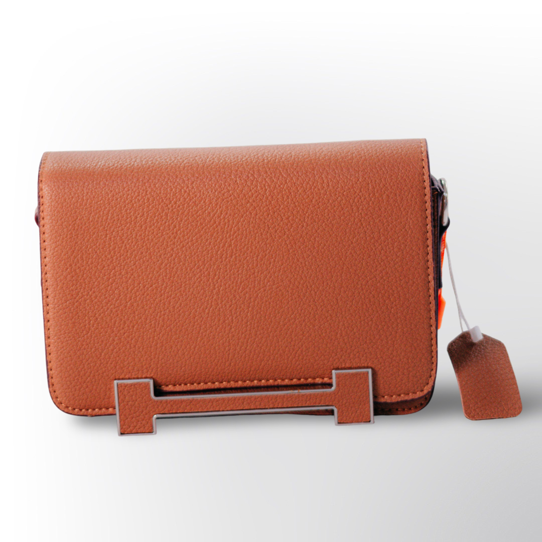 Bolso Crossbody Elegante ✨👜 – Diseño minimalista con cierre magnético y correa ajustable.