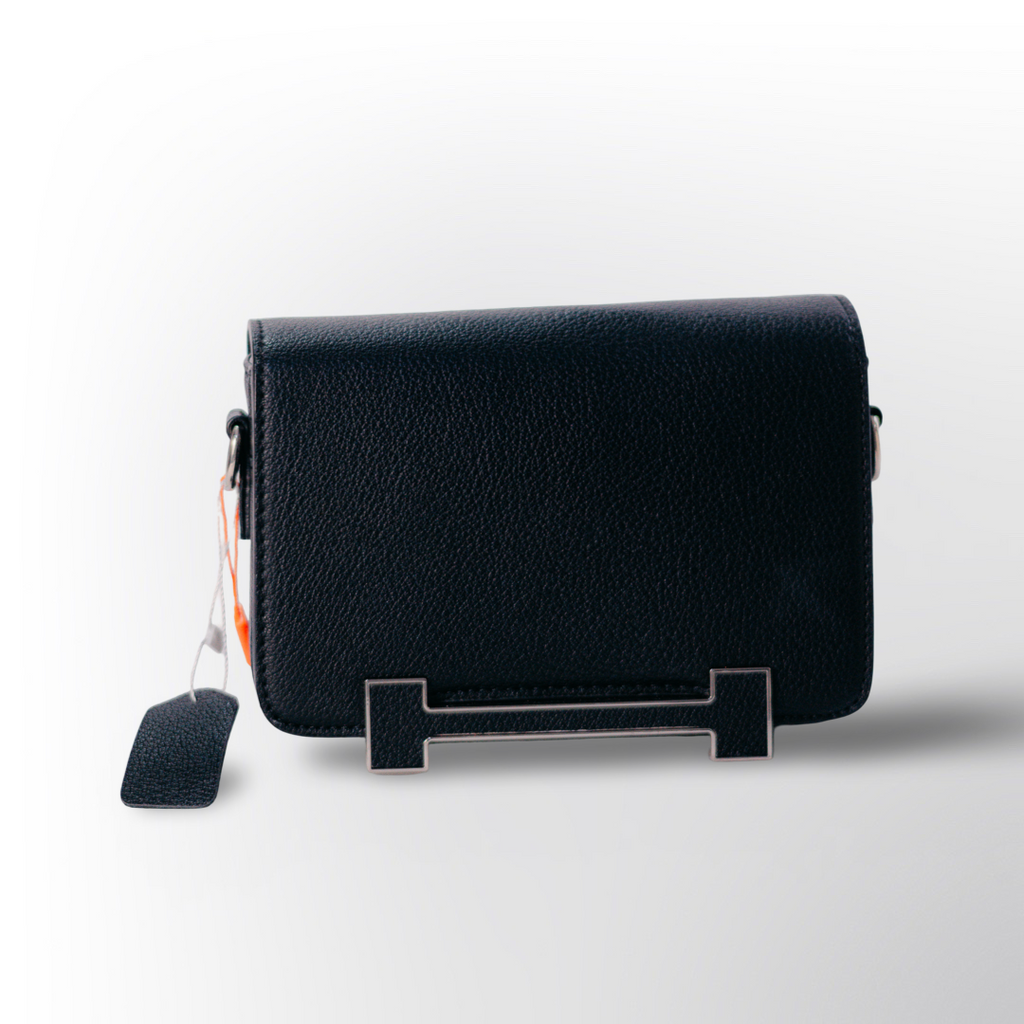 Bolso Crossbody Elegante ✨👜 – Diseño minimalista con cierre magnético y correa ajustable.