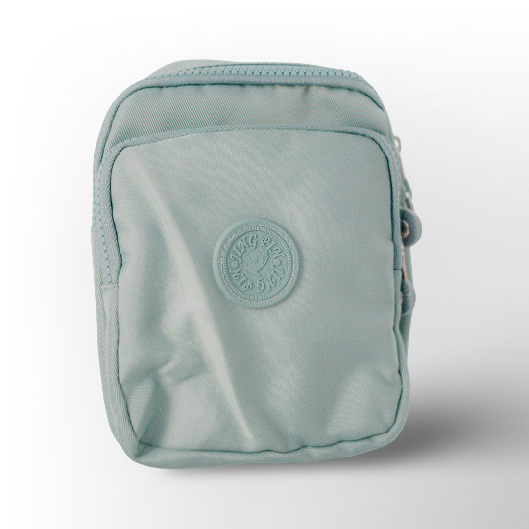 Mini Bolso Casual 🎒 – Práctico y ligero, ideal para uso diario. Con varios compartimentos con cierre y correa ajustable para mayor comodidad